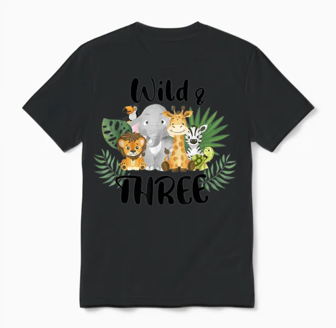 Kinder Wild & Three 3. Geburtstag Junge Lustiges Wildtier Kleinkind Unisex T-Shirt in Black