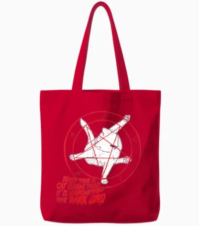 Jedes Mal, Wenn Eine Katze Sich Reinigt, Verehrt Den Dunklen Herrn Tote Bags - Red