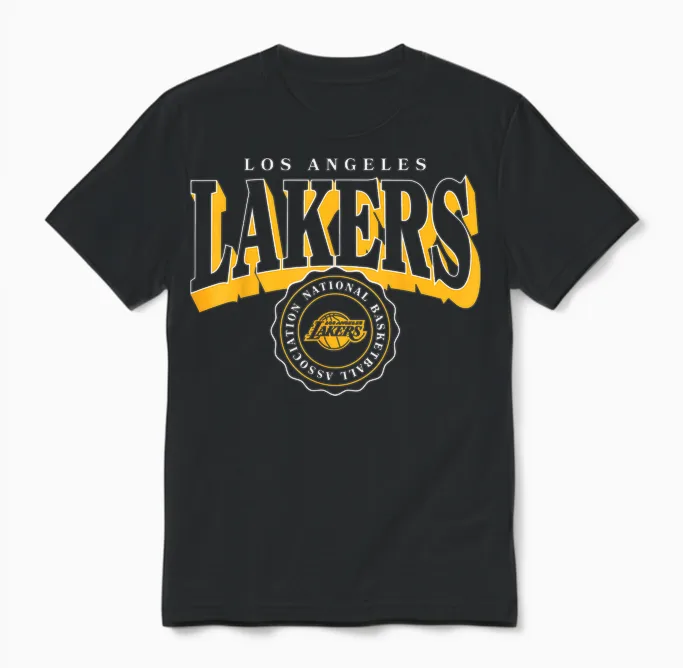Nba – Los Angeles Lakers Gewölbtes Wappen Unisex T-Shirt in Black