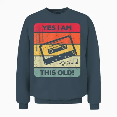 Cassette Vintage Drôle, Yes I Am This Old Unisex Sweatshirt - Dark Heather