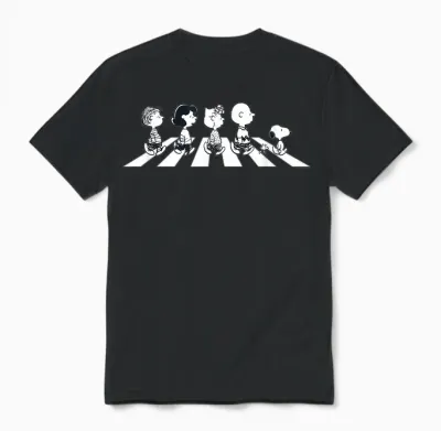 Peanuts - Snoopy Charlie Brown Crossing Street Unisex T-Shirt - Black