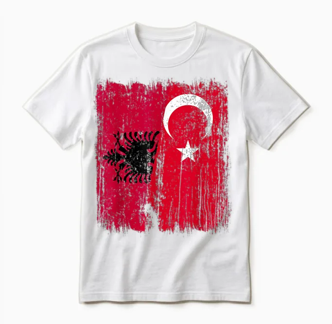 Albanien, Türkei, Halbe Flagge, Türkei, Albanisches Türkisches Erbe Unisex T-Shirt in White