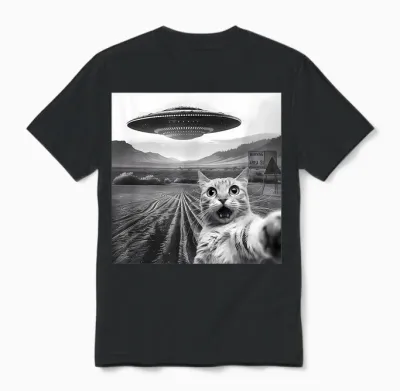 Funny Area 51 Ufo Cat Selfie with Alien Cat Ufos Meme Weird T-Shirt, Black, S Unisex T-Shirt - Black