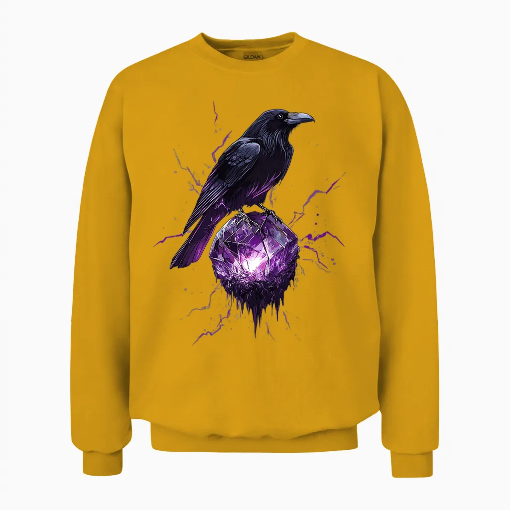 Mystischer Rabe Mit Lila Kristall Unisex Sweatshirt in Gold