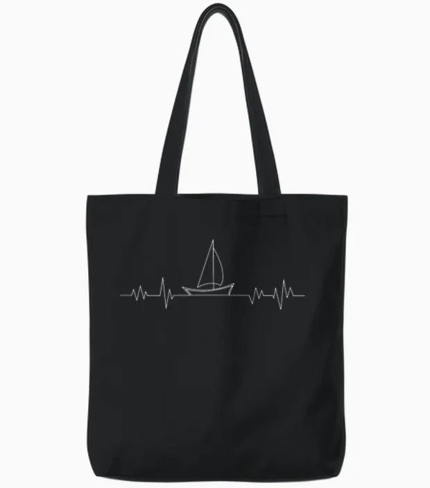 Segeln Herzschlag Segelboot Segler Tote Bags in Black
