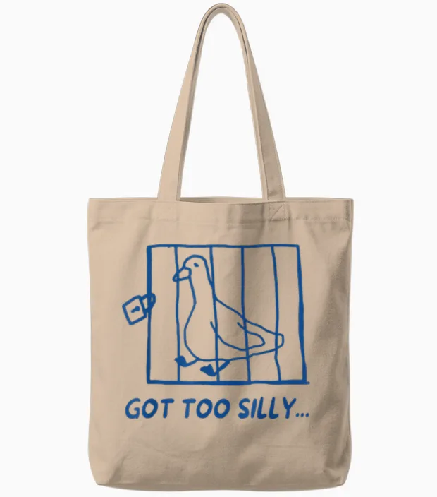 Retro Got Too Silly Funny Meme Silly Goose Lustiger Spruch Tote Bags in Natural