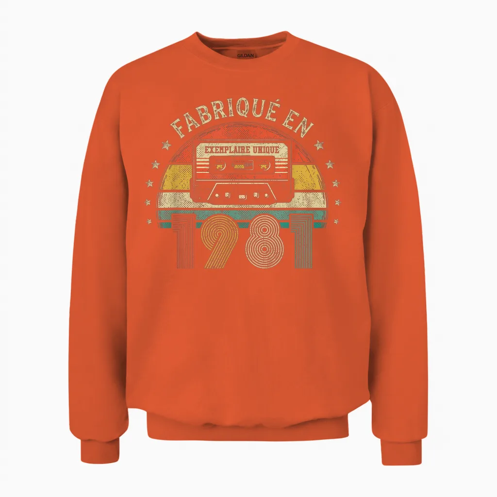 Fabriqué En 1981 Vintage Cassette - Cadeau Anniversaire 1981 Unisex Sweatshirt in Orange