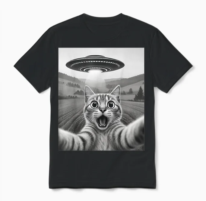 Cat Selfie with Alien Ufo Funny Gift Men Women Unisex T-Shirt in Black