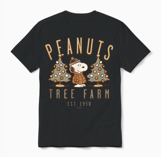 Snoopy Peanuts Tree Farm Christmas Retro Style Unisex T-Shirt in Black