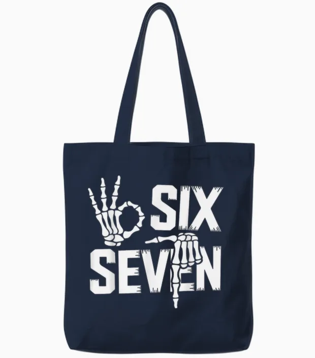 67 Skull 6 7 Garçons Filles Six Seven Skull Enfants Hommes Femmes Tote Bags in Navy
