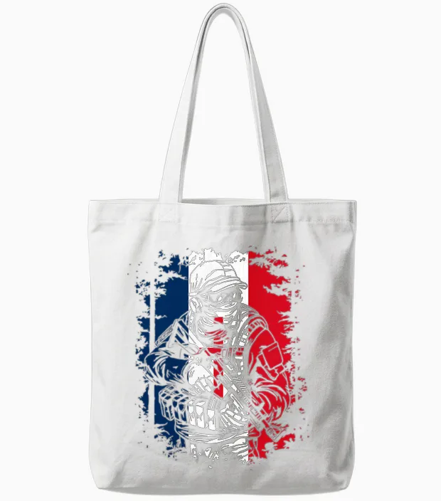 Soldat Avec Drapeau Français Et Croix De Lorraine T-Shirt Haut De Gamme Tote Bags in White