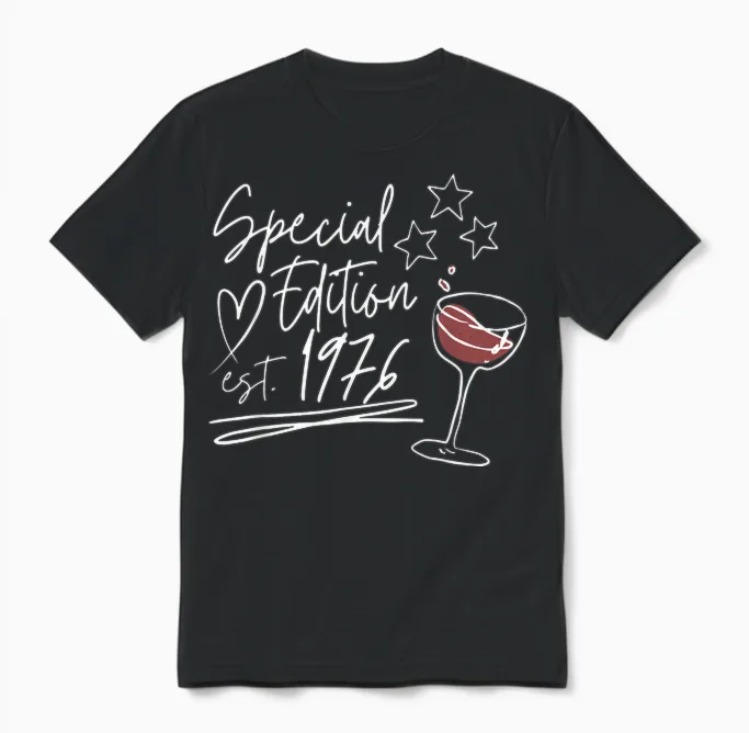 Vintage 1976 Birthday Design Women Men Born 1976 Unisex T-Shirt in Black