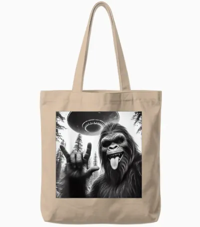 Funny Sasquatch Bigfoot Rock on Selfie with Ufo Alien Tote Bags - Natural