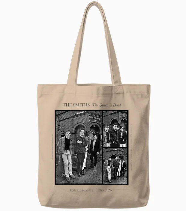40e Anniversaire De La Mort De the Smiths Queen Stephen Wright Tote Bags in Natural