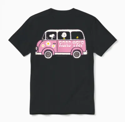 Peanuts - Snoopy Charlie Brown Road Trip Van Unisex T-Shirt - Black