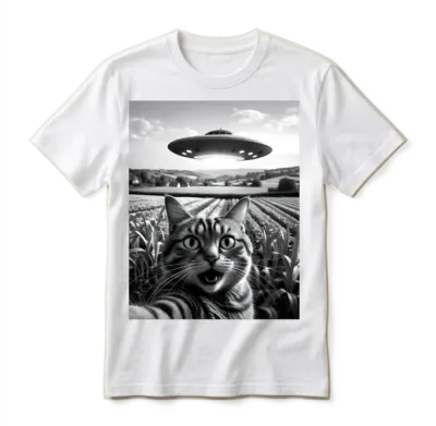 Ufo Cat : Cat's Out-Of-This-World Selfie Unisex T-Shirt - White