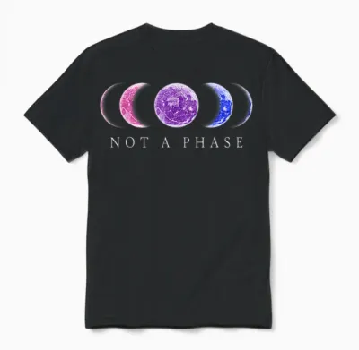 Bi Pride T-Shirt "not a Phase" Moon Phase Bisexuelle Farben Unisex T-Shirt - Black