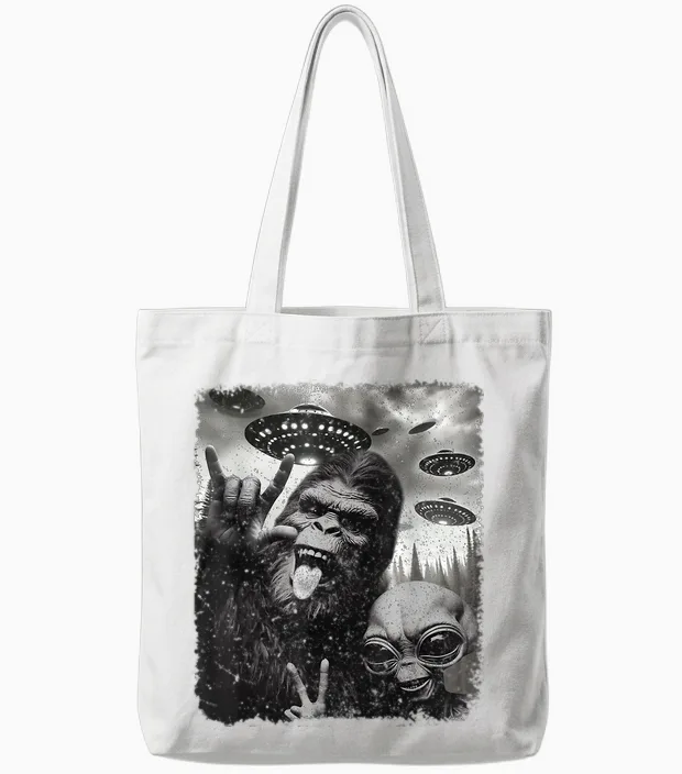 Funny Bigfoot & Alien Sasquatch Rock on Hand Sign Ufo Selfie Tote Bags in White
