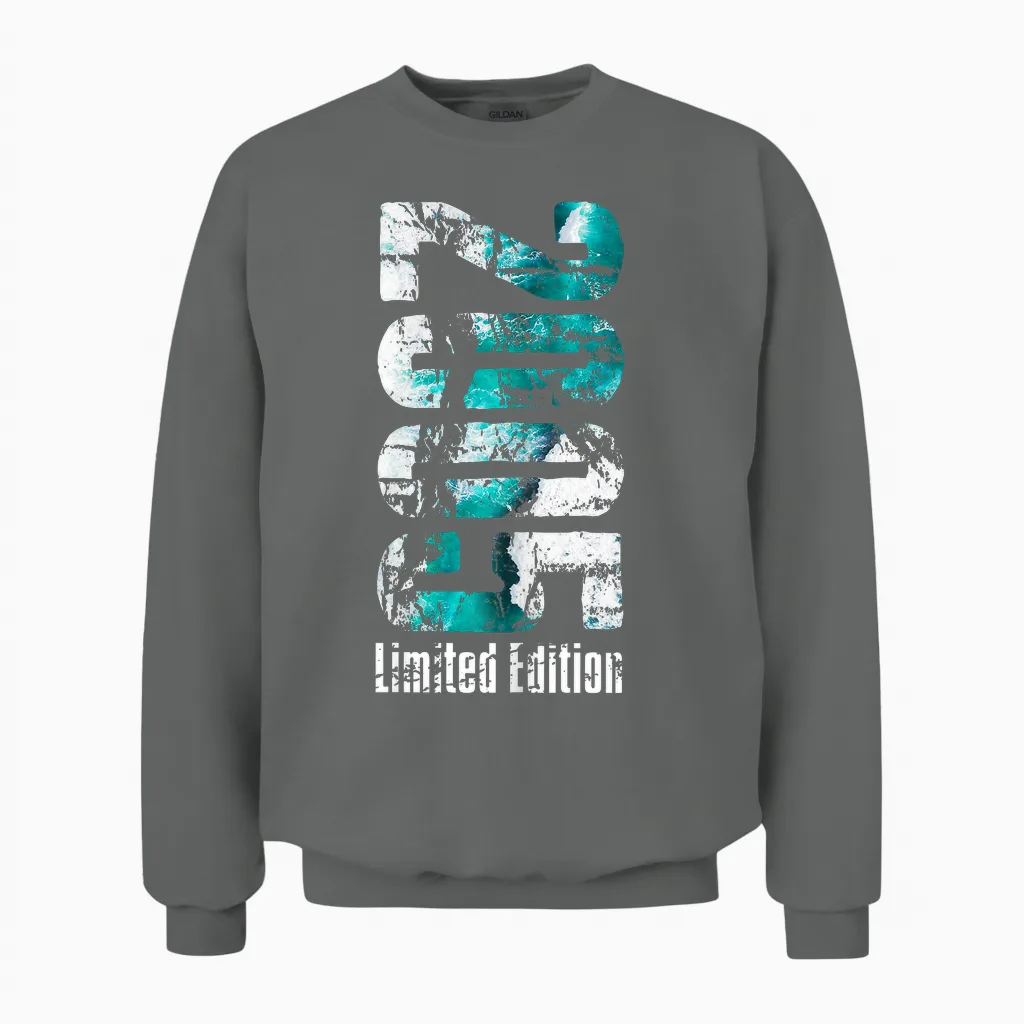 20 Years Man Born in 2005 Birthday 20 Years Limited Edition T-Shirt, Black, S Unisex Sweatshirt in Graphite Heather