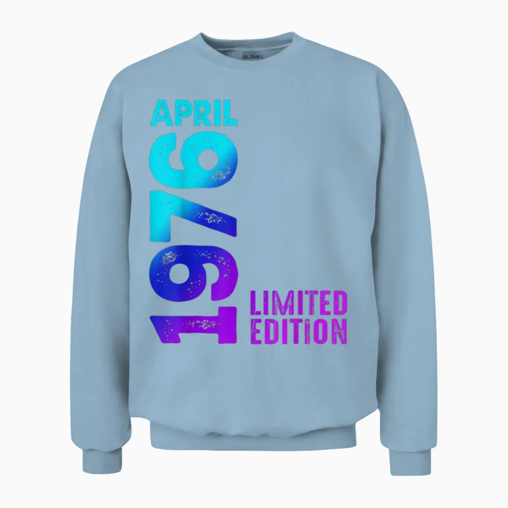 April 1976 Jahr 1976 Retro 1976 Limited Edition Vintage Unisex Sweatshirt in Light Blue