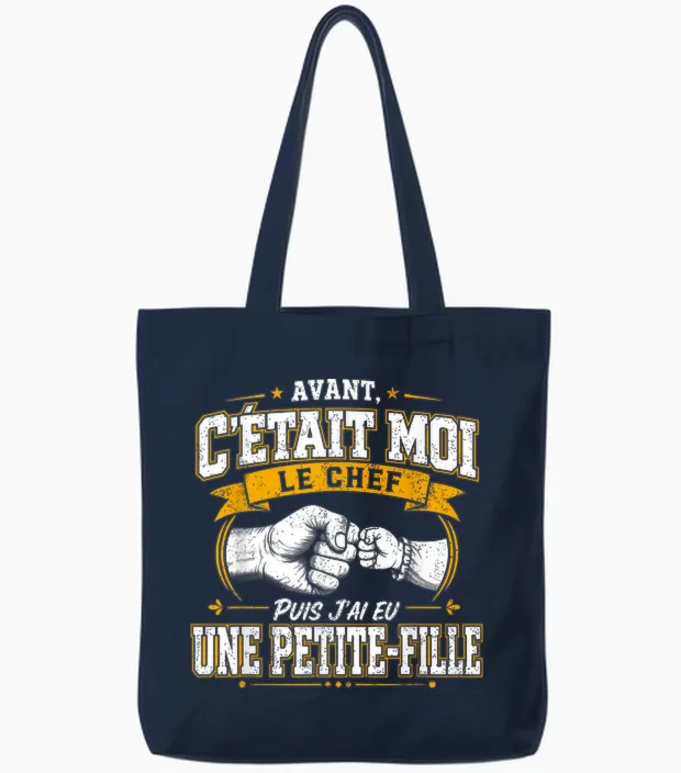Avant C'était Moi Le Chef Puis J'ai Eu Une Petite Fille Tote Bags in Navy