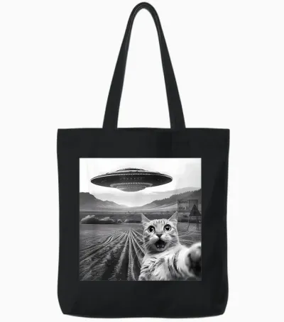 Funny Area 51 Ufo Cat Selfie with Alien Cat Ufos Meme Weird T-Shirt, Black, S Tote Bags - Black